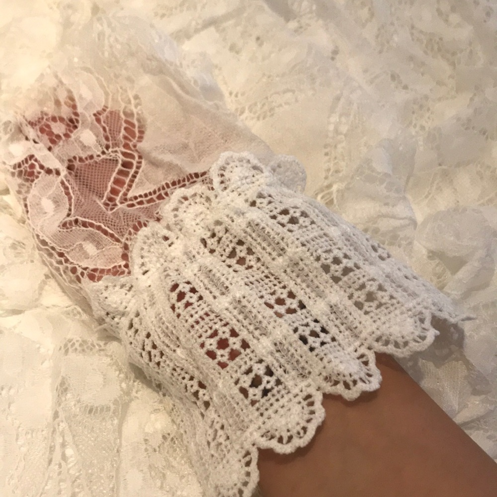 ✨Last 1✨Chic Lace Mock Neck Blouse - Picture 9 of 9